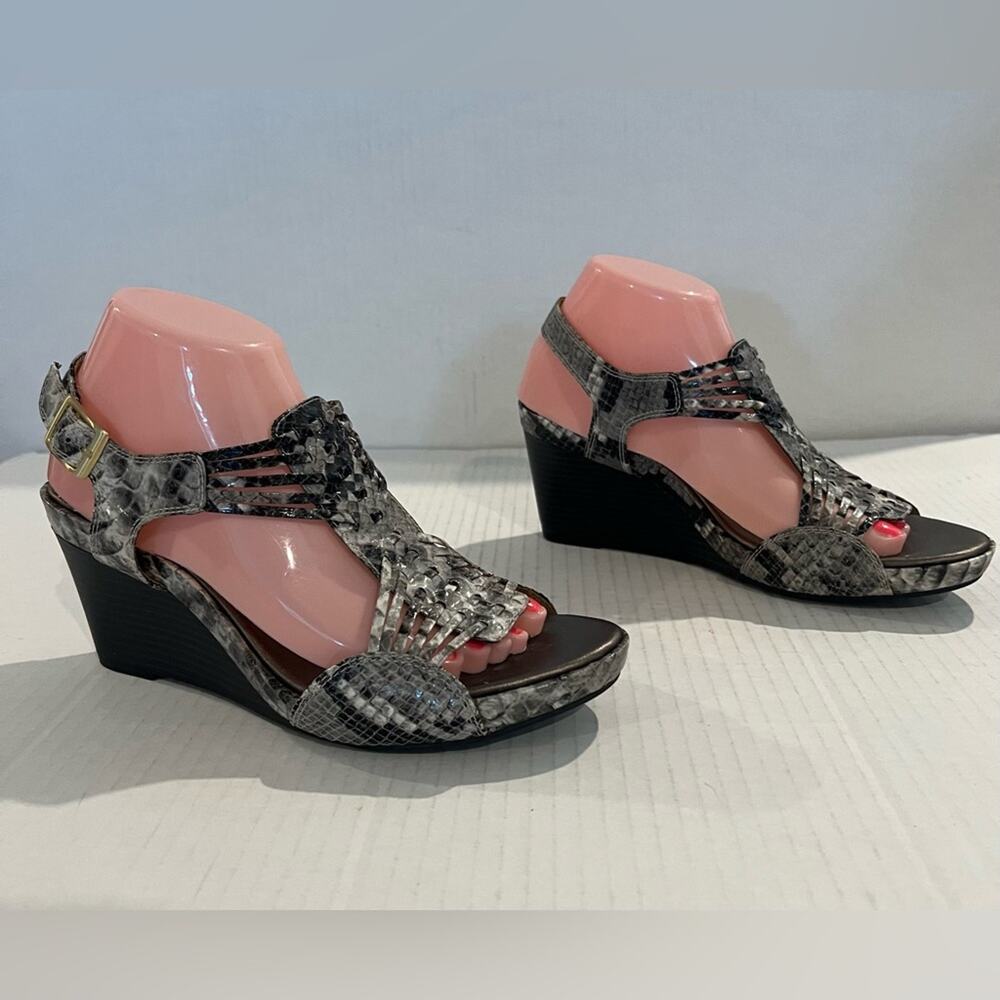 Clarks Star Gaze Wedge Heel Gray Black Snakeskin Strappy‎ Bendable Sandals Sz 9